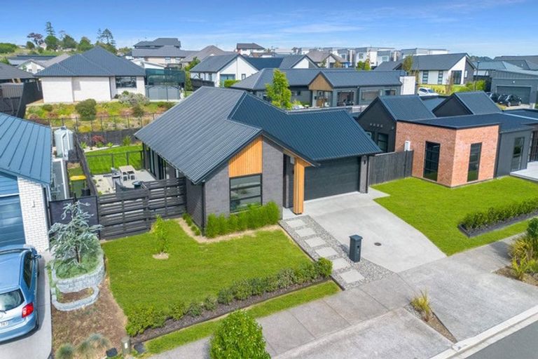 Photo of property in 16 Stanton House Road, Paerata, 2124