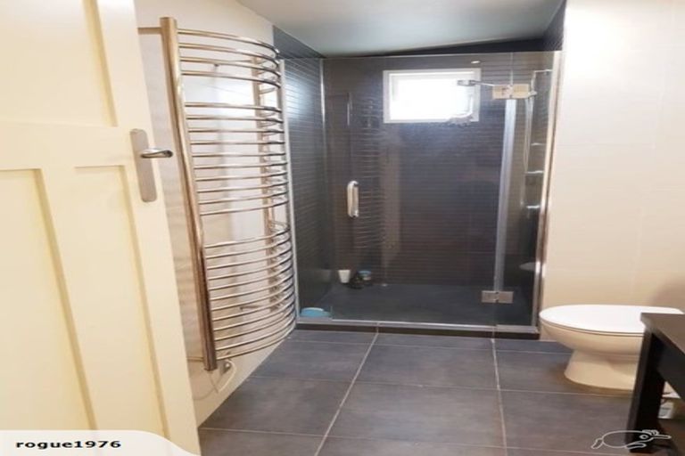 Photo of property in 28 Malvern Road, Morningside, Auckland, 1022