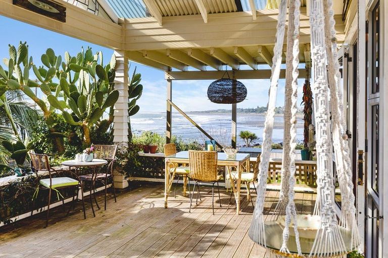 Photo of property in 42 Octavius Place, New Plymouth, 4312