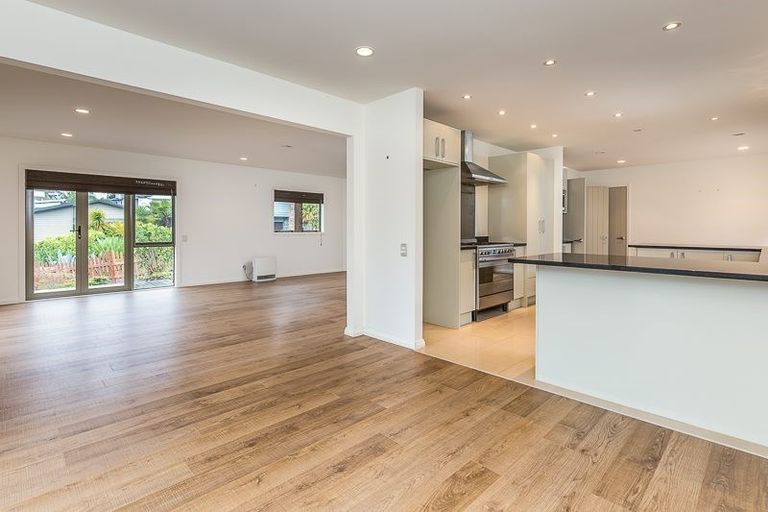 Photo of property in 21 Carol Lee Place, Albany Heights, Auckland, 0632