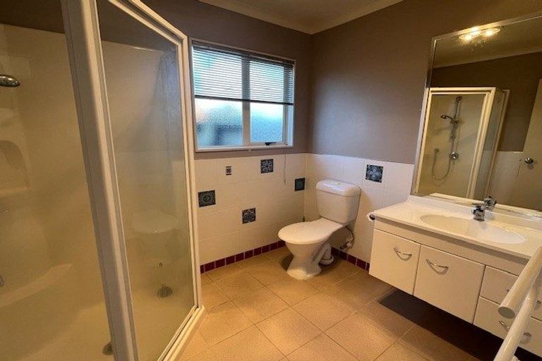 Photo of property in 22 Craigavon Drive, East Tamaki, Auckland, 2013