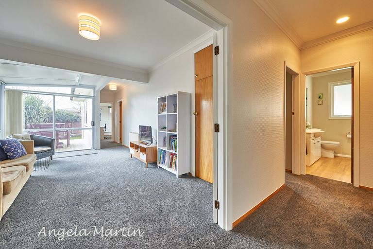 Photo of property in 19 Newcastle Street, Hokowhitu, Palmerston North, 4410