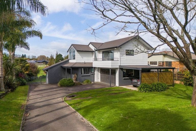 Photo of property in 52 Links View Drive, Omokoroa, 3114