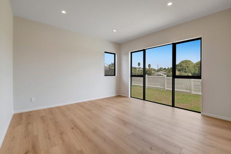 Photo of property in 12 Kanono Way, Helensville, 0800
