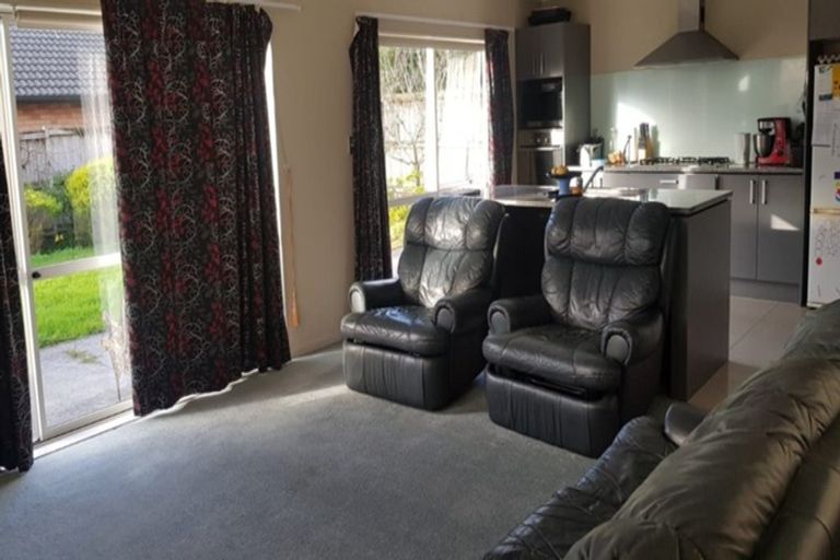 Photo of property in 10 Bridgefield Crescent, Flat Bush, Auckland, 2016