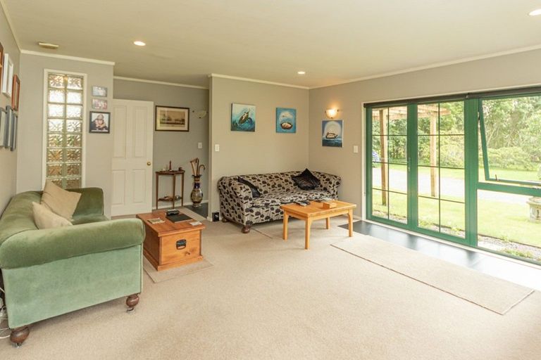 Photo of property in 495 Arapaepae Road, Ohau, Levin, 5570