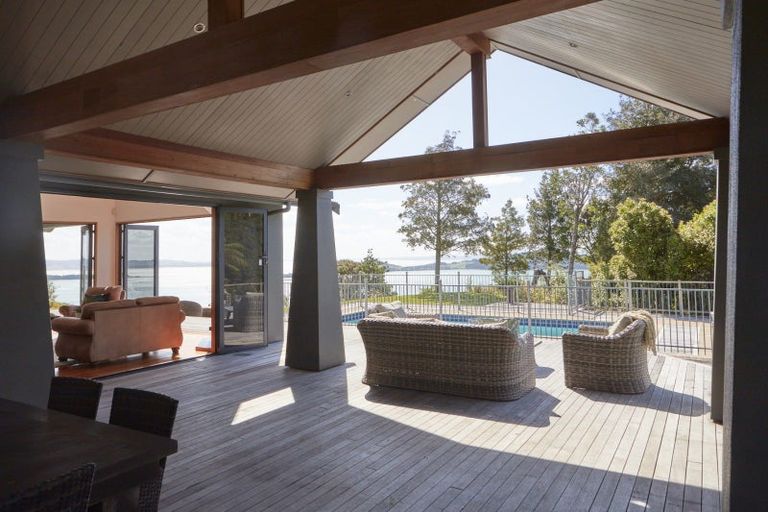 Photo of property in 15a Te Papa Road, Kawakawa Bay, 2585