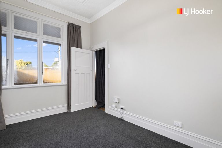 Photo of property in 74 Hargest Crescent, Saint Clair, Dunedin, 9012