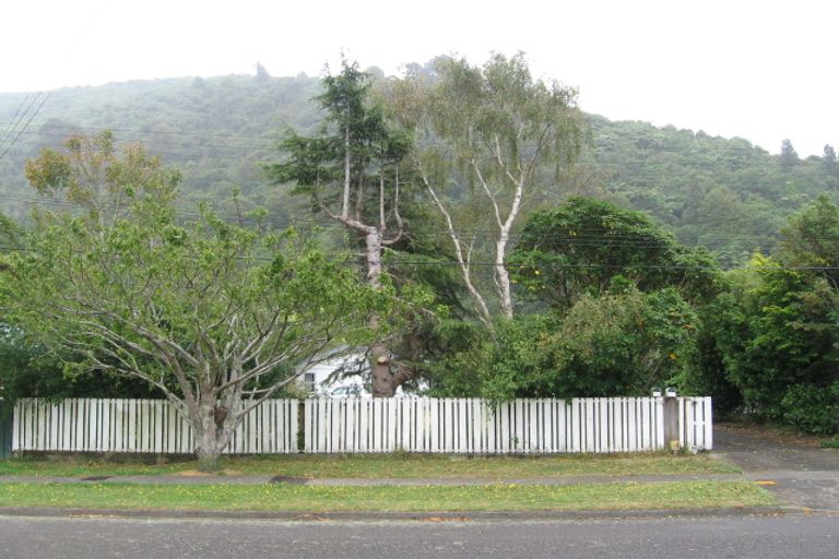 Photo of property in 28 Black Beech Street, Birchville, Upper Hutt, 5018