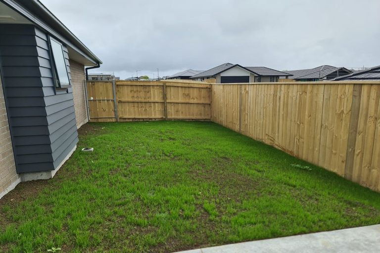 Photo of property in 17 Pipi Crescent, Tuakau, 2121