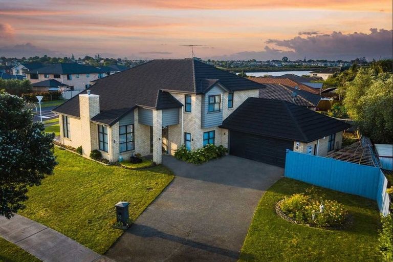 Photo of property in 53 Turnberry Drive, Wattle Downs, Auckland, 2103