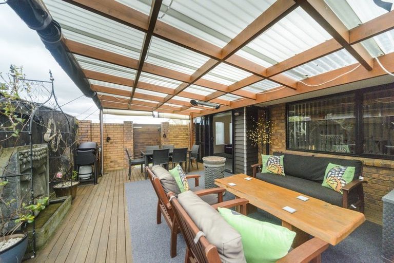 Photo of property in 14 Pegasus Place, Kelvin Grove, Palmerston North, 4414