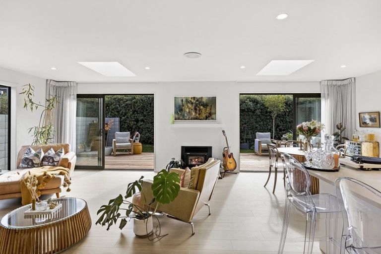 Photo of property in 10 Pendeen Crescent, Jacks Point, Queenstown, 9371