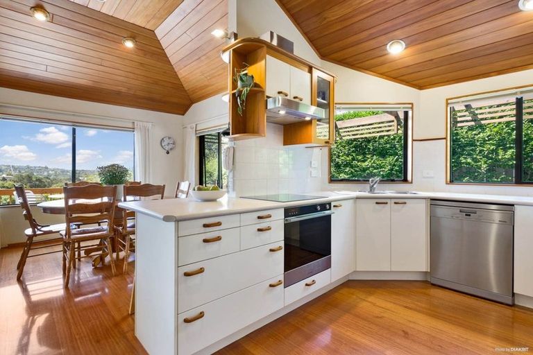 Photo of property in 64 Bayside Drive, Browns Bay, Auckland, 0630