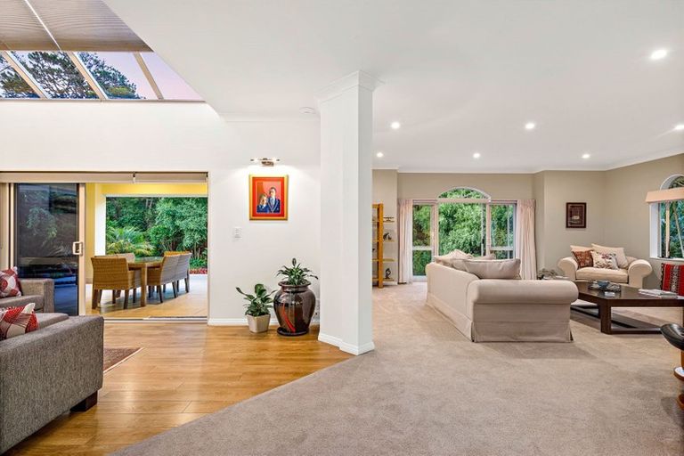 Photo of property in 7 Hobbs Road, Matakatia, Whangaparaoa, 0930