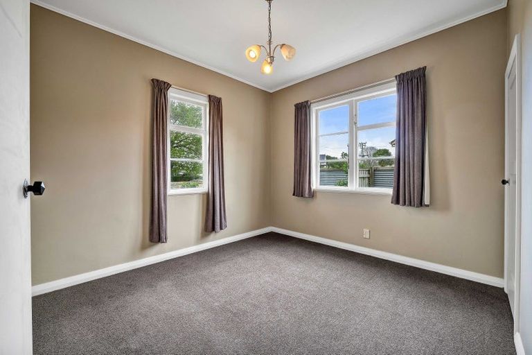 Photo of property in 68 Conway Road, Eltham, 4322