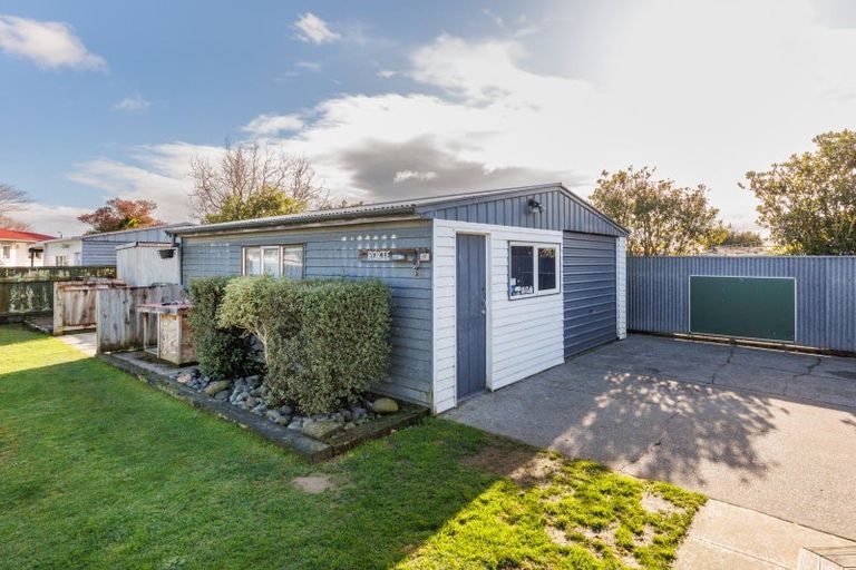 Photo of property in 37 Holdsworth Avenue, Milson, Palmerston North, 4414