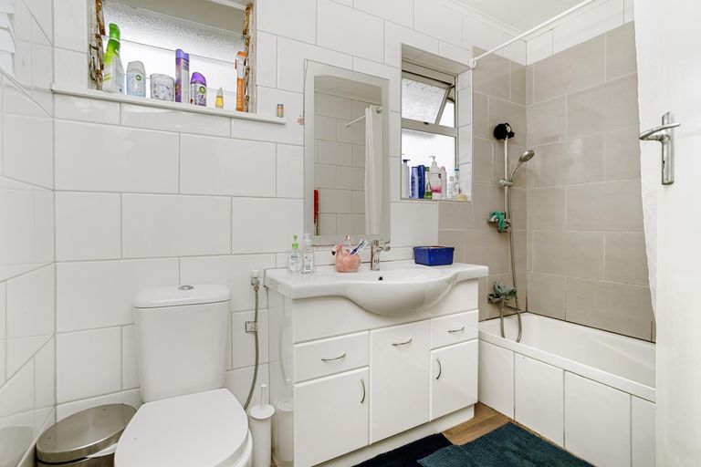 Photo of property in 6 Tindall Crescent, Otara, Auckland, 2023