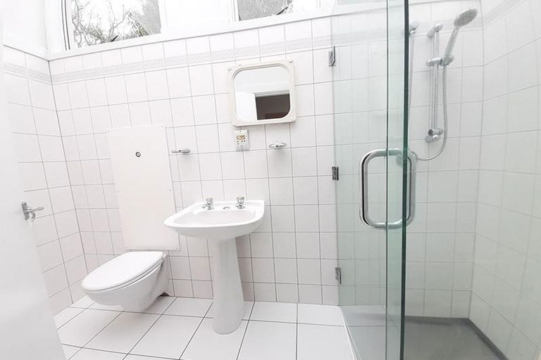 Photo of property in 70a Coronation Road, Hillcrest, Auckland, 0627