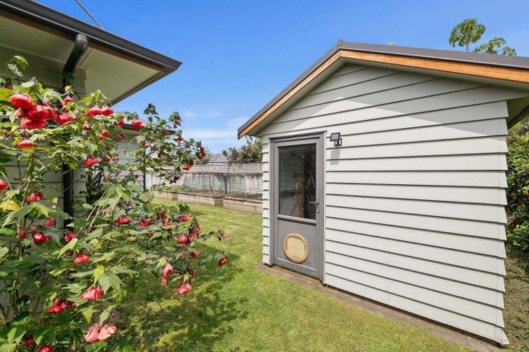 Photo of property in 11 Links Drive, Waiwhakaiho, New Plymouth, 4312
