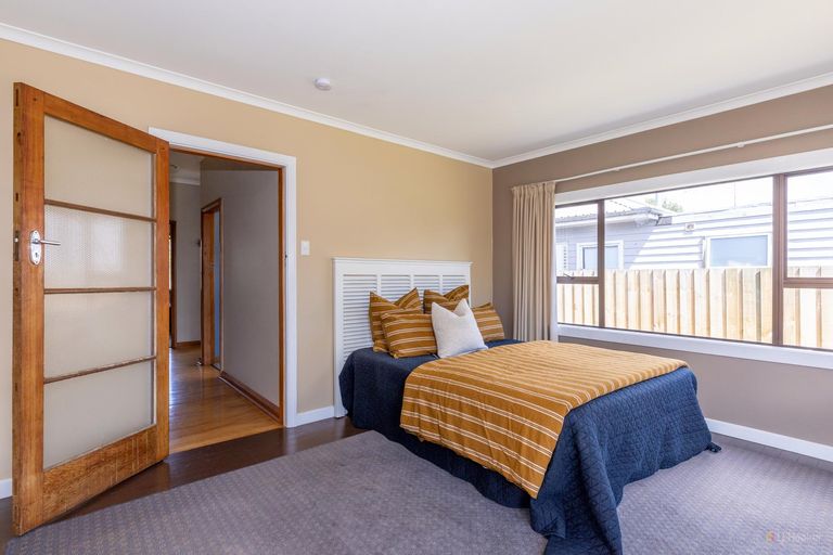 Photo of property in 25 Main Road, Pleasant Point, 7903