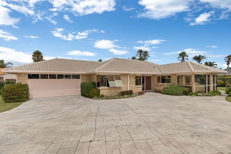 Photo of property in 24 Santa Monica Drive, Papamoa Beach, Papamoa, 3118