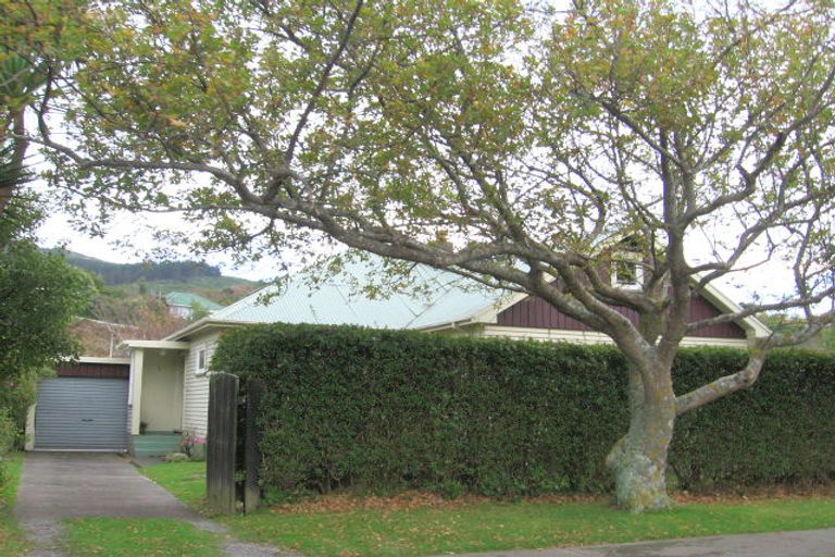 Photo of property in 71 Oxford Street, Tawa, Wellington, 5028