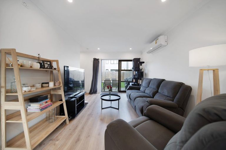 Photo of property in 15b Ventura Street, Mangere, Auckland, 2022