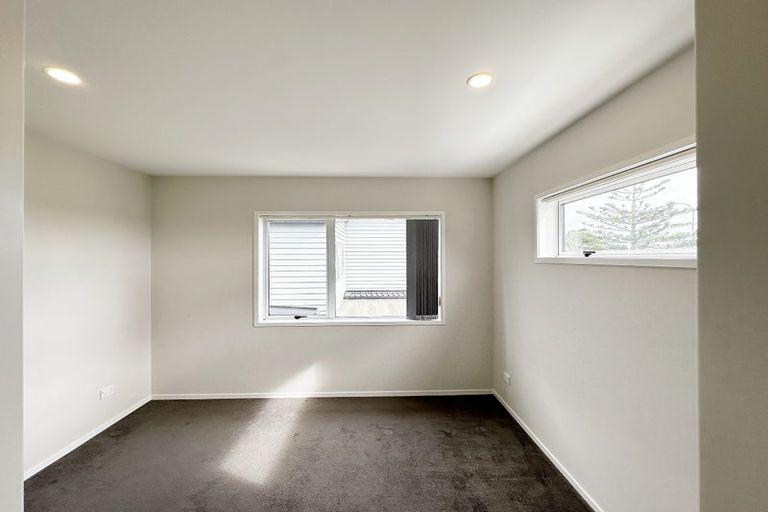 Photo of property in 4 Ruhanui Lane, Pakuranga Heights, Auckland, 2010