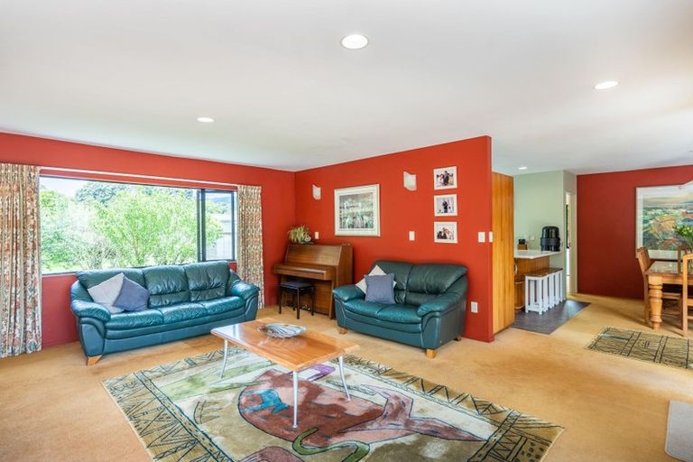 Photo of property in 110 Renown Road, Raumati South, Paraparaumu, 5032