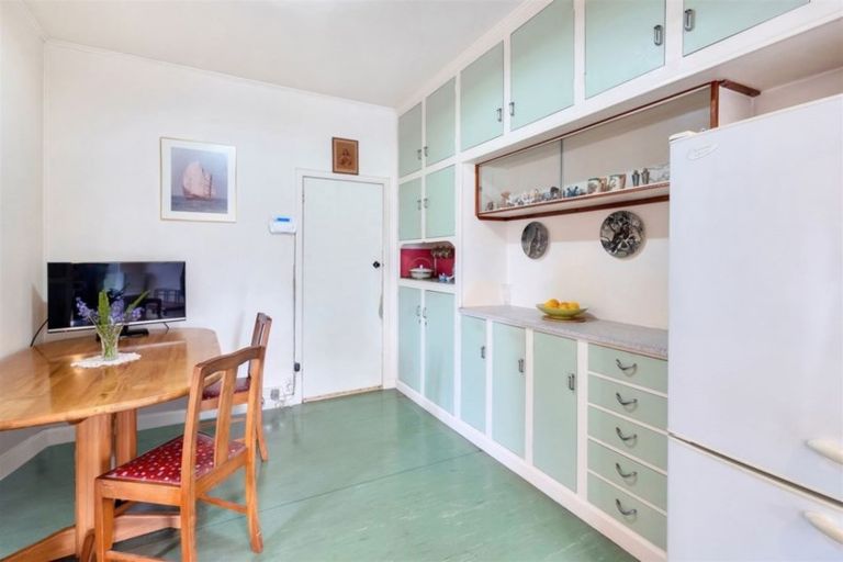 Photo of property in 1614 Great North Road, Waterview, Auckland, 1026