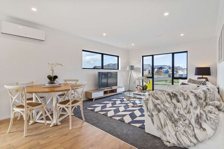 Photo of property in 15 Rosslands Avenue, Karaka, 2124