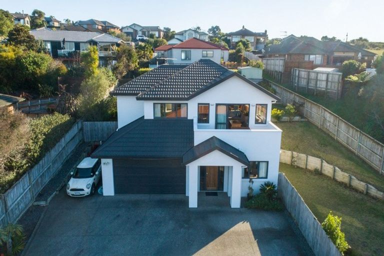 Photo of property in 22 Roberta Crescent, Orewa, 0931