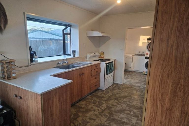 Photo of property in 1/130 Middlepark Road, Sockburn, Christchurch, 8042