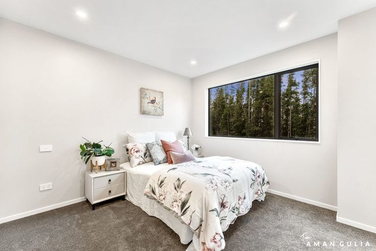 Photo of property in 7 Don Oliver Lane, Glen Eden, 0602