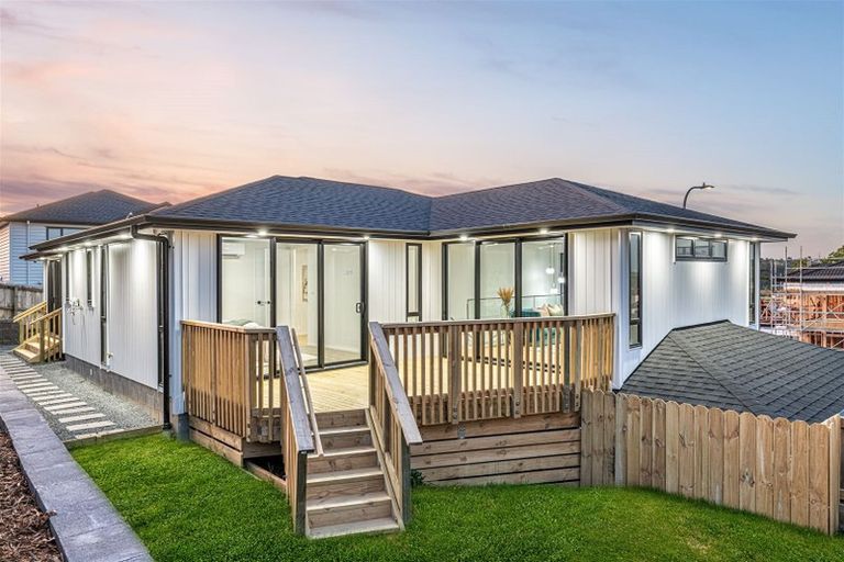 Photo of property in 5 Shibata Rise, Ranui, Auckland, 0612