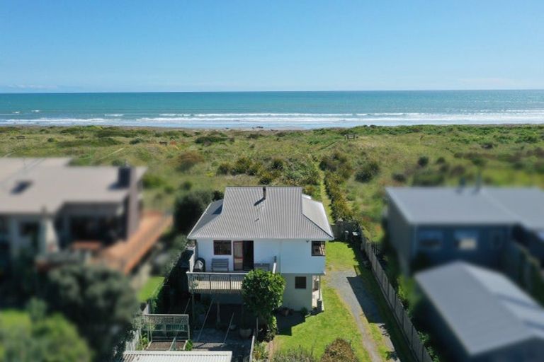 Photo of property in 27a Rua Avenue, Waitarere Beach, Levin, 5510