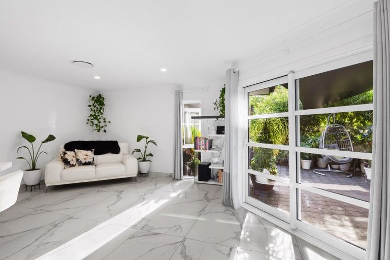 Photo of property in 38 Farringdon Avenue, Rototuna North, Hamilton, 3210