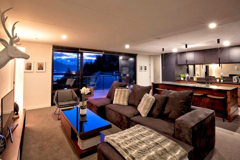 Photo of property in 61 Middleton Road, Queenstown Hill, Queenstown, 9300