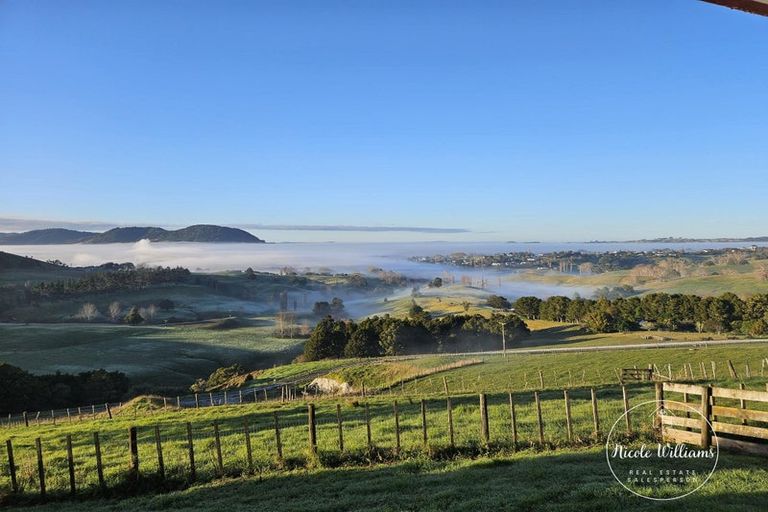 Photo of property in 24 Totara Rise, Maungaturoto, 0588