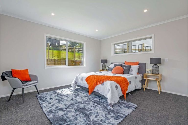 Photo of property in 13 Ingham Street, Halcombe, 4779