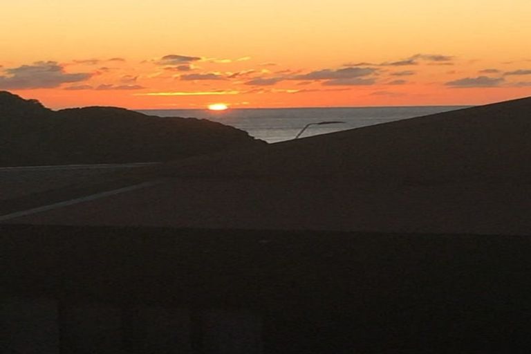 Photo of property in Devonport Apartments, 37/127 Saint Aubyn Street, New Plymouth, 4310