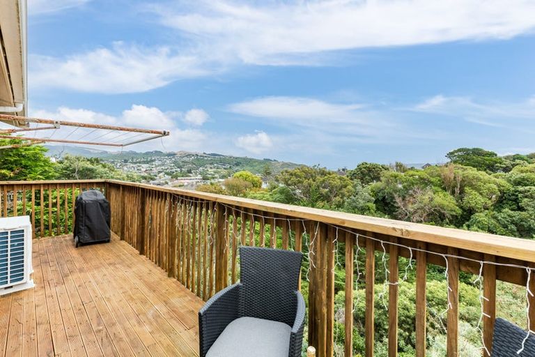 Photo of property in 16 Morere Street, Titahi Bay, Porirua, 5022