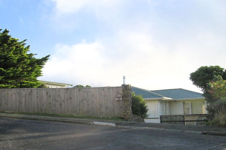 Photo of property in 11 Carluke Street, Paparangi, Wellington, 6037