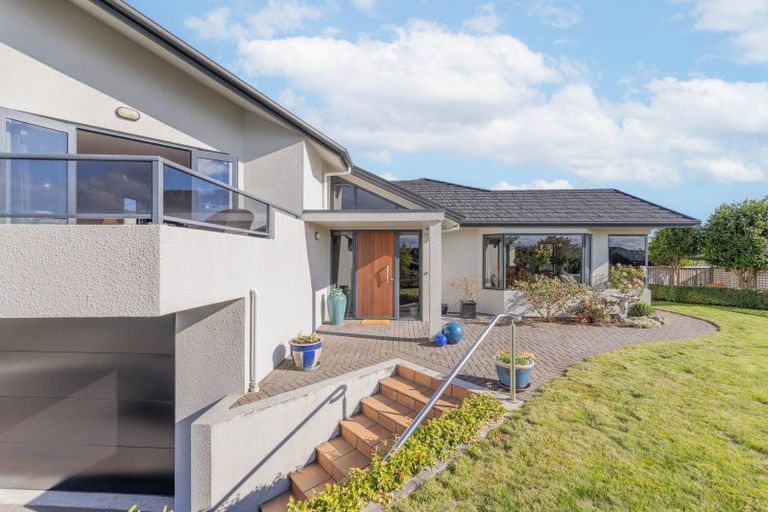 Photo of property in 27 Kinder Street, Acacia Bay, Taupo, 3330