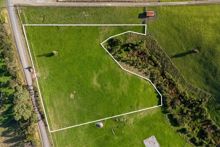 Photo of property in 88 Valley Road, Waitoki, 0871