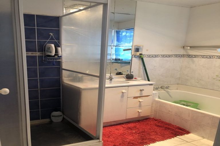 Photo of property in 15 Penfold Place, Henderson, Auckland, 0610