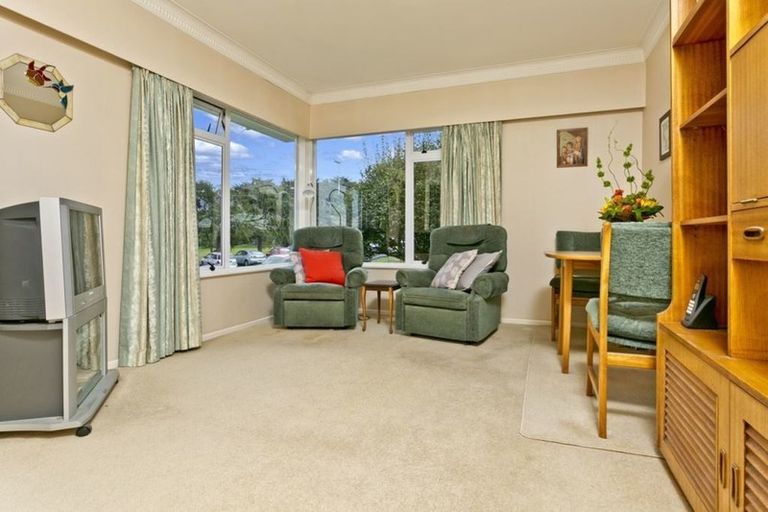Photo of property in 1/19 Pupuke Road, Takapuna, Auckland, 0622