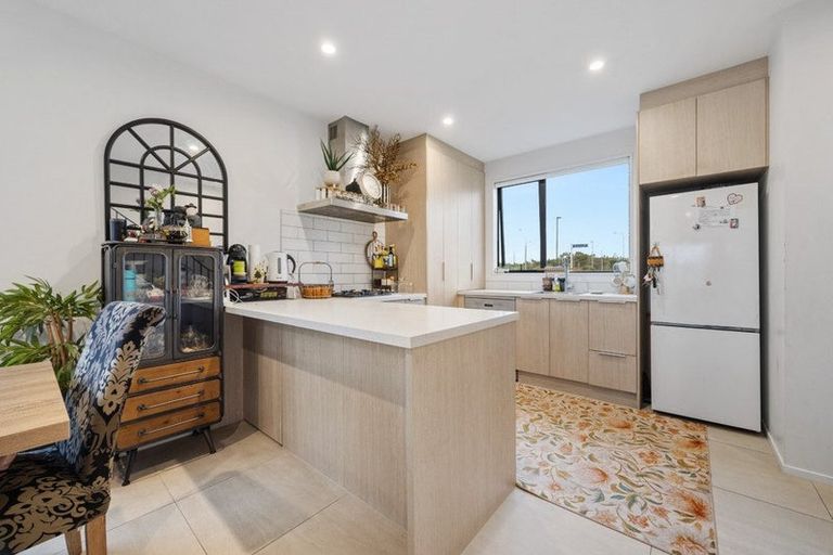 Photo of property in 25 Orona Place, Takanini, 2112