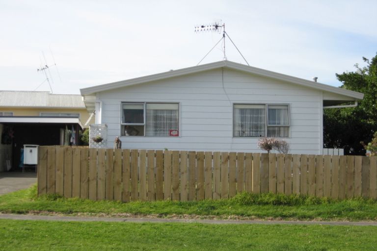 Photo of property in 4 Tainui Street, Castlecliff, Whanganui, 4501